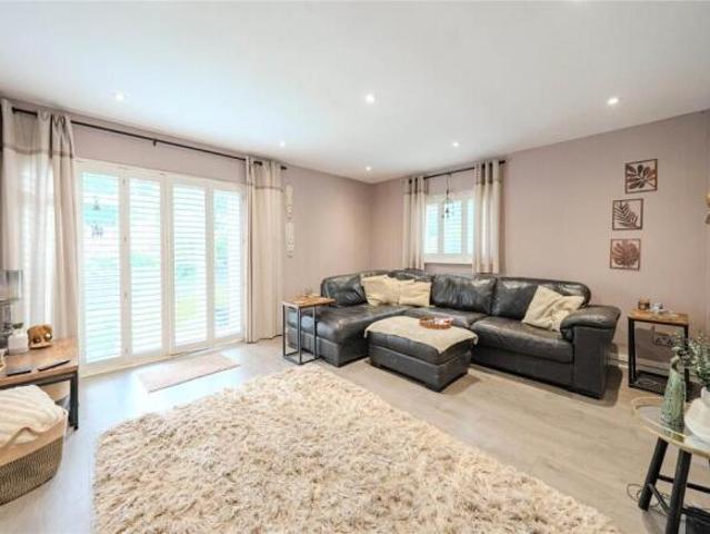 Maisonette for sale in Leeds, West Yorkshire