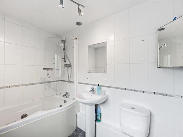 Maisonette for sale in Sketty, Wales