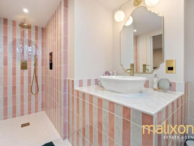 Maisonette for sale in Cat Hill