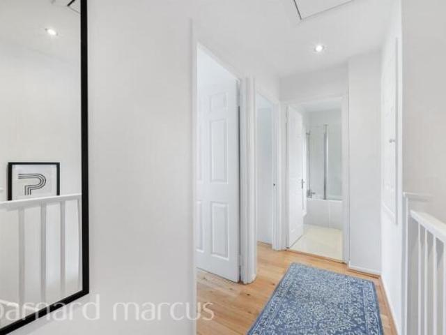 Maisonette for sale in Peckham, Greater London