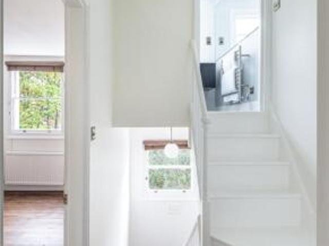 Maisonette for sale in Islington, Calderstones