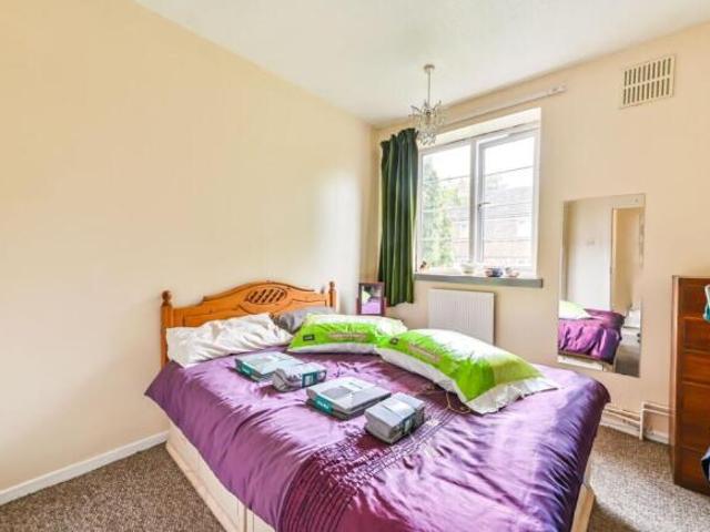 Maisonette for sale in East Dulwich, Greater London