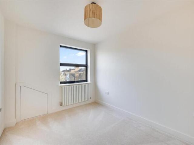 Maisonette for sale in Hayes, Greater London