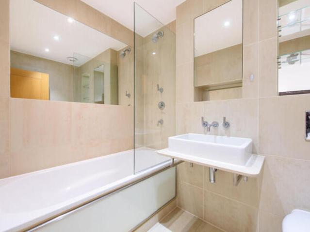Maisonette for sale in Hampstead, Greater London