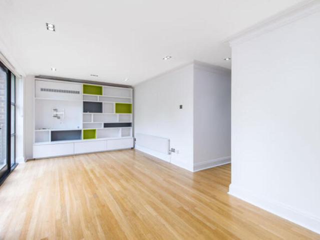 Maisonette for sale in Hampstead, Greater London