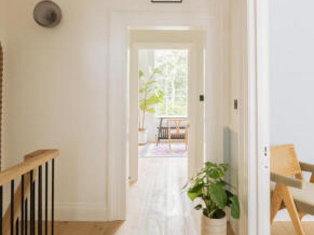 Maisonette for sale in Cat Hill, England