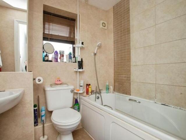 Maisonette for sale in Follaton, Strode
