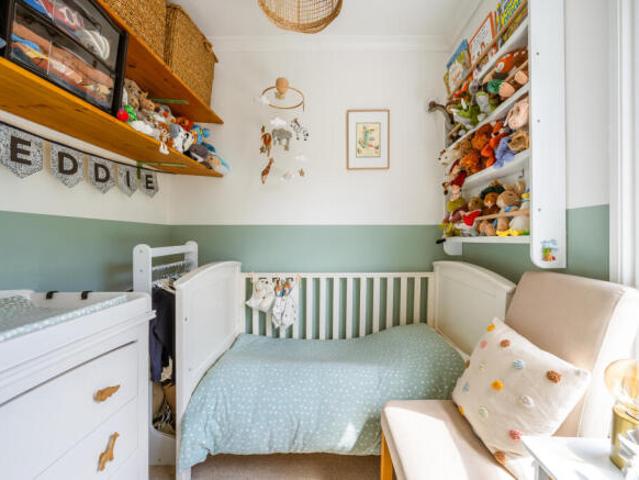 Maisonette for sale in Cat Hill, England