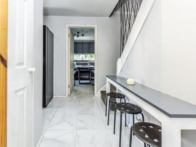 Maisonette for sale in The Butts, Kent