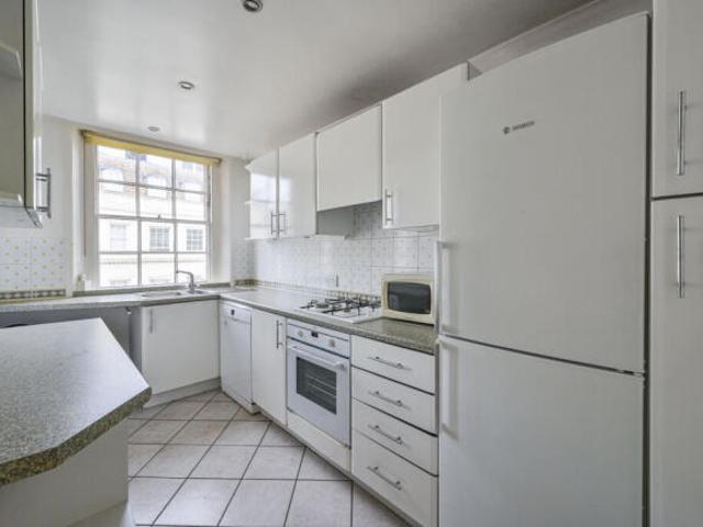 Maisonette for sale in Paddington, Greater London