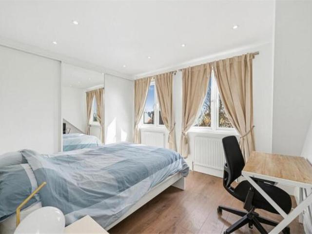 Maisonette for sale in Wimbledon, Greater London