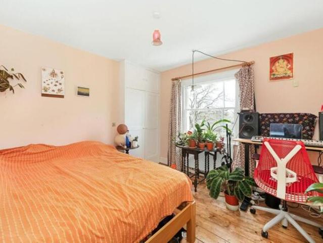 Maisonette for sale in London Borough of Lewisham, Brockley