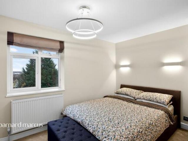 Maisonette for sale in Penge, Greater London