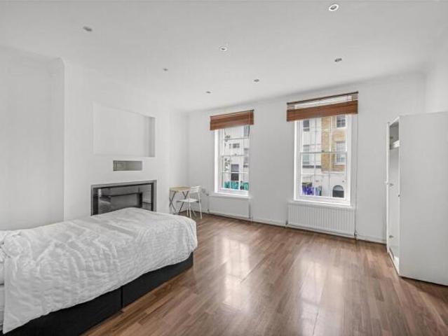 Maisonette for sale in Midway, Kent