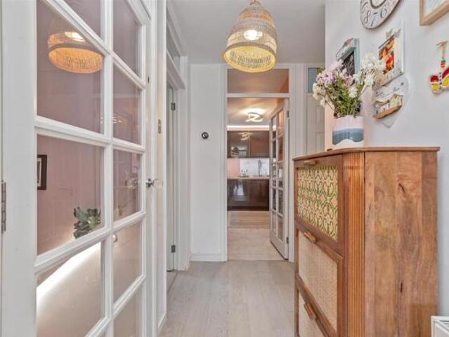Maisonette for sale in St Albans, Five Acres