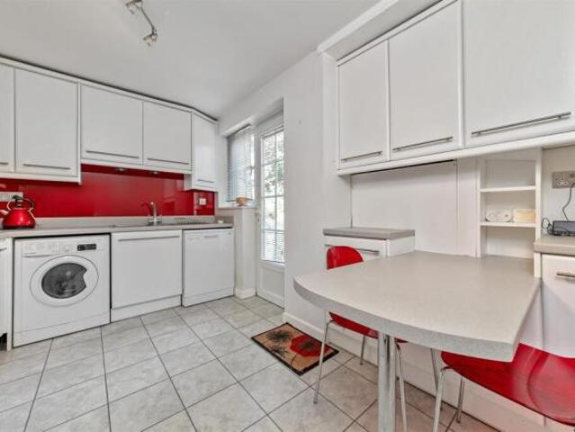 Maisonette for sale in St Albans, Five Acres