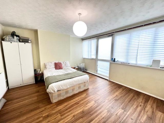 Apartment for rent in Stepney, Greater London