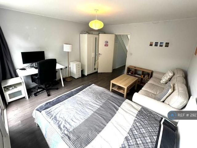 House for rent in Kennington, Greater London