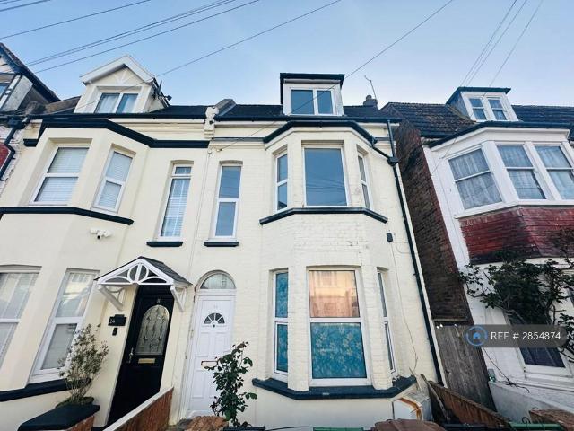 Flat for rent in Central, Heathlands