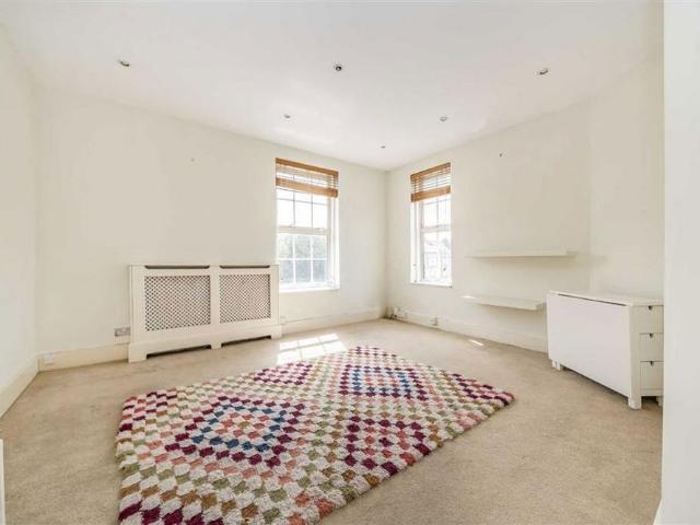 House for rent in Mortlake, Greater London