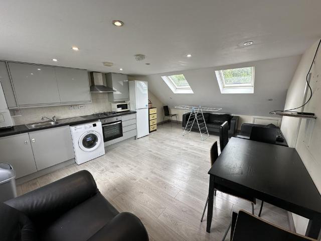 Flat for rent in South Chingford, Greater London