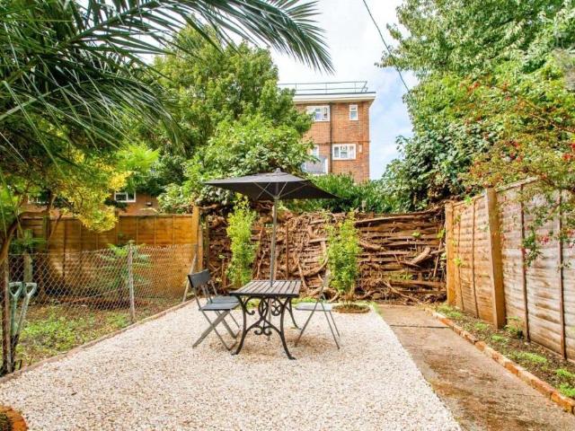 Flat for rent in Hoxton, Greater London