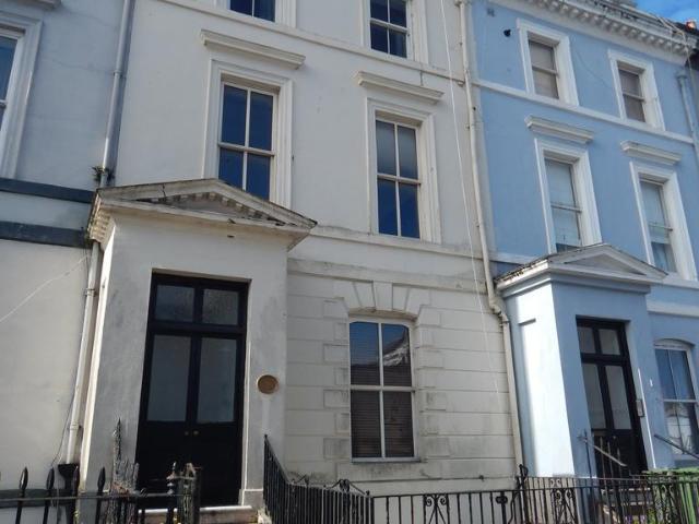 Flat for rent in West Hoe, Mount Wise