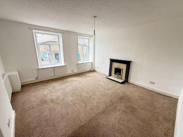 House for rent in The Green, Barnsley