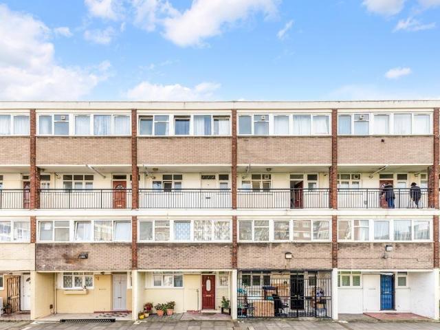Flat for rent in Locksley Estate, Limehouse