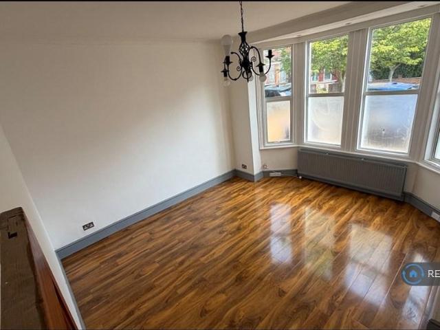 Flat for rent in Greater London