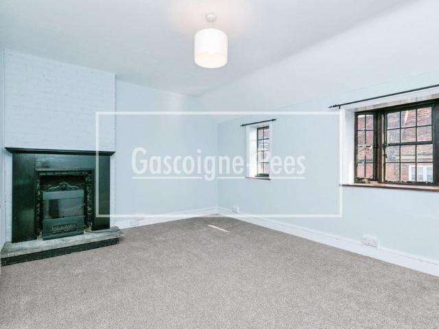 House for rent in Fole, Surrey