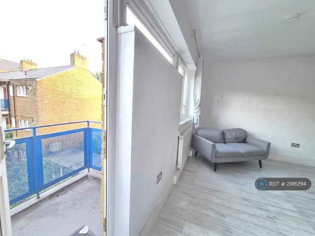 Flat for rent in Walworth, Greater London