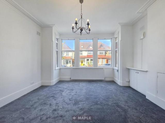 Flat for rent in Wealdstone, Greater London