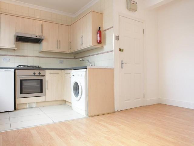 Flat for rent in Thames View, Greater London