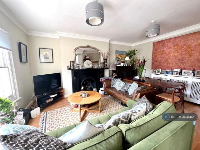 House for rent in London Borough of Hammersmith and Fulham, Greater London