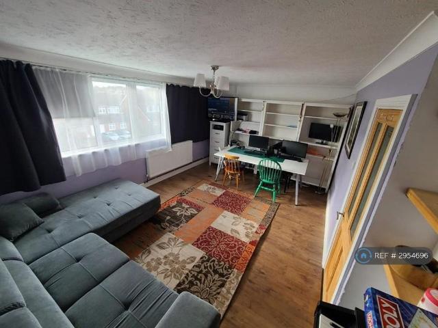 House for rent in Navestock Side, Essex
