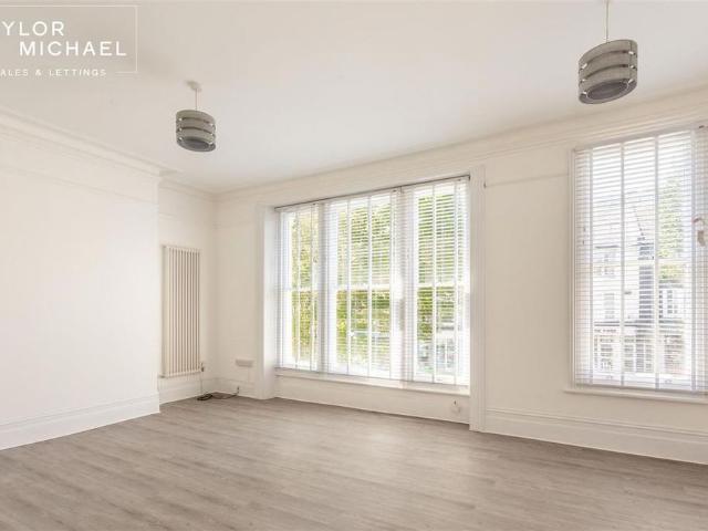 House for rent in Aldrington
