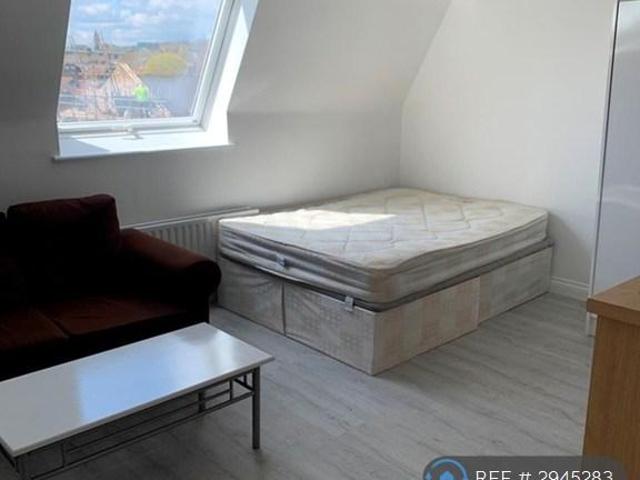 Flat for rent in Holloway, Greater London