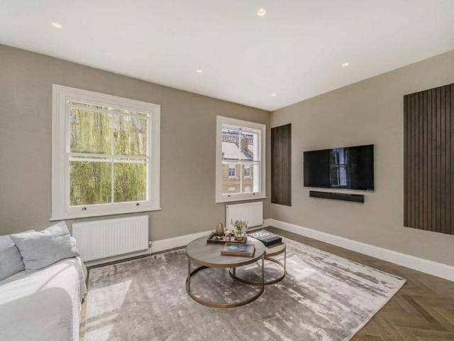 House for rent in Brompton, Greater London