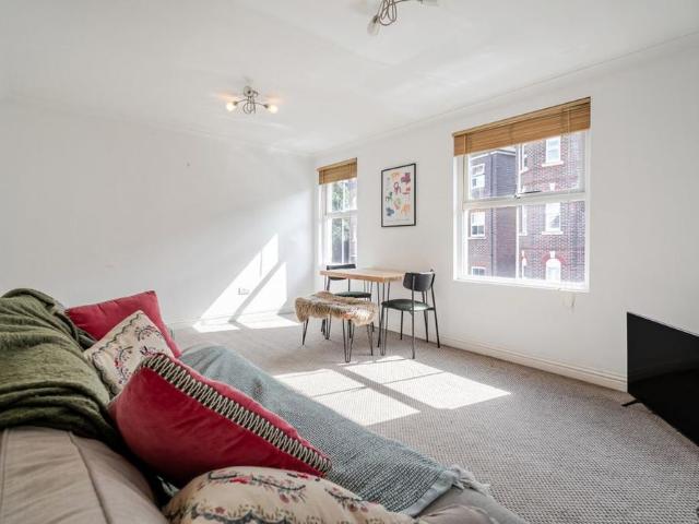 House for rent in Blackhills, Surrey
