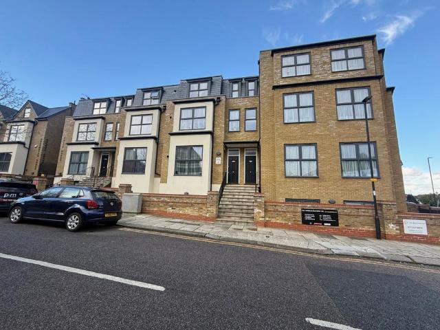 Flat for rent in Palmers Green, Greater London