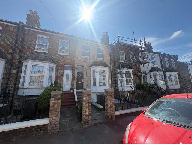 Flat for rent in Cliftonville West, Acol