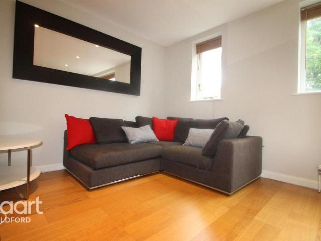 Flat for rent in Charlotteville, Westborough