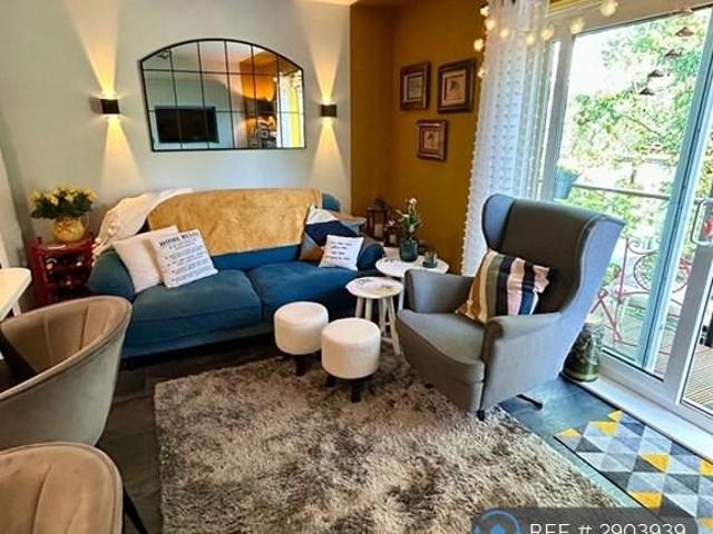 House for rent in Pouchen End, Hertfordshire