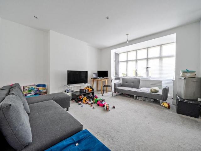 House for rent in London Borough of Hounslow, Greater London