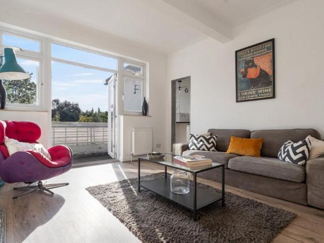 House for rent in Golders Green, Greater London