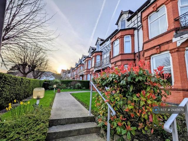 Flat for rent in Colwyn Bay, Wales