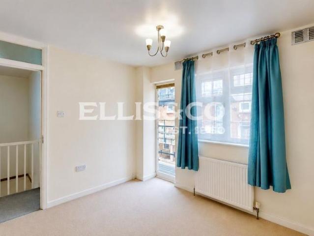 House for rent in Pinner, Greater London