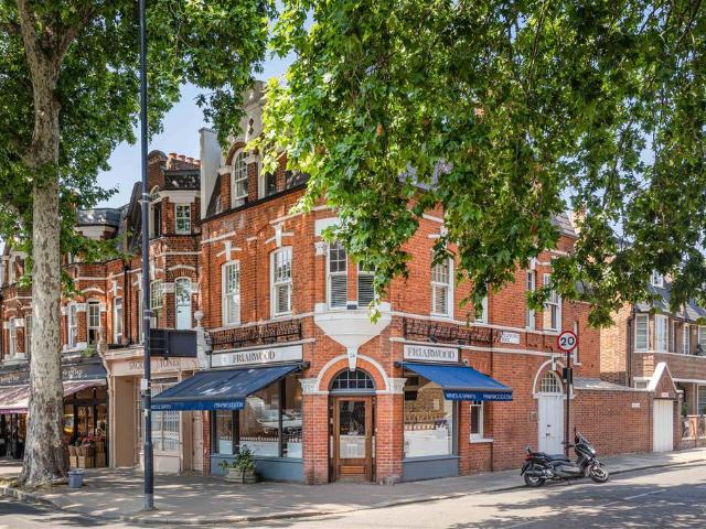 Flat for rent in Fulham, Greater London
