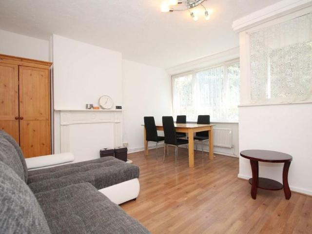 House for rent in Locksley Estate, Limehouse
